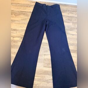 Extreme high-waist. Extreme Flare.